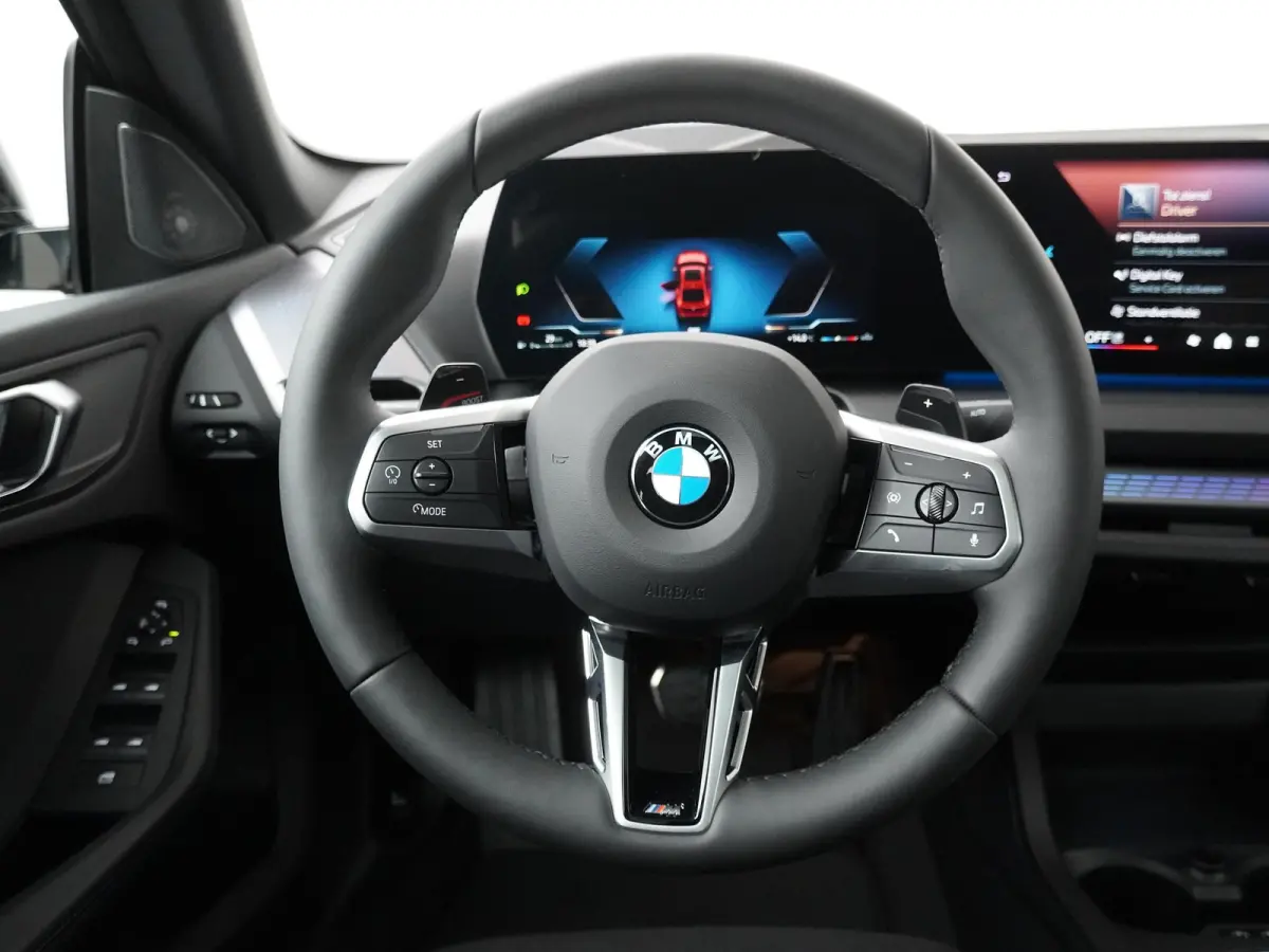 220 | M Sportpakket Pro | Innovation Package | Head-up Display | Comfort Access