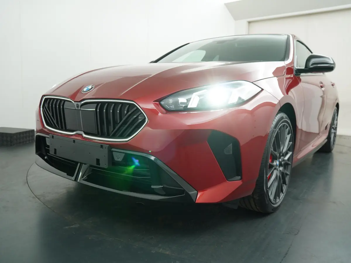 220 | M Sportpakket Pro | Innovation Package | Head-up Display | Comfort Access