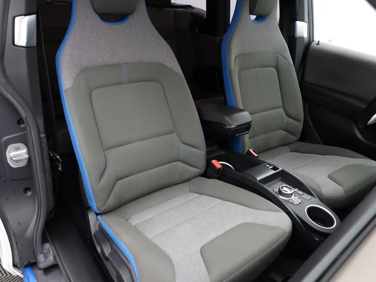 High Voltage Edition 94Ah 33 kWh- Xenon Led, Park Assist, Stoelverwarming, Navigatie, Cruise, Privacy Glass