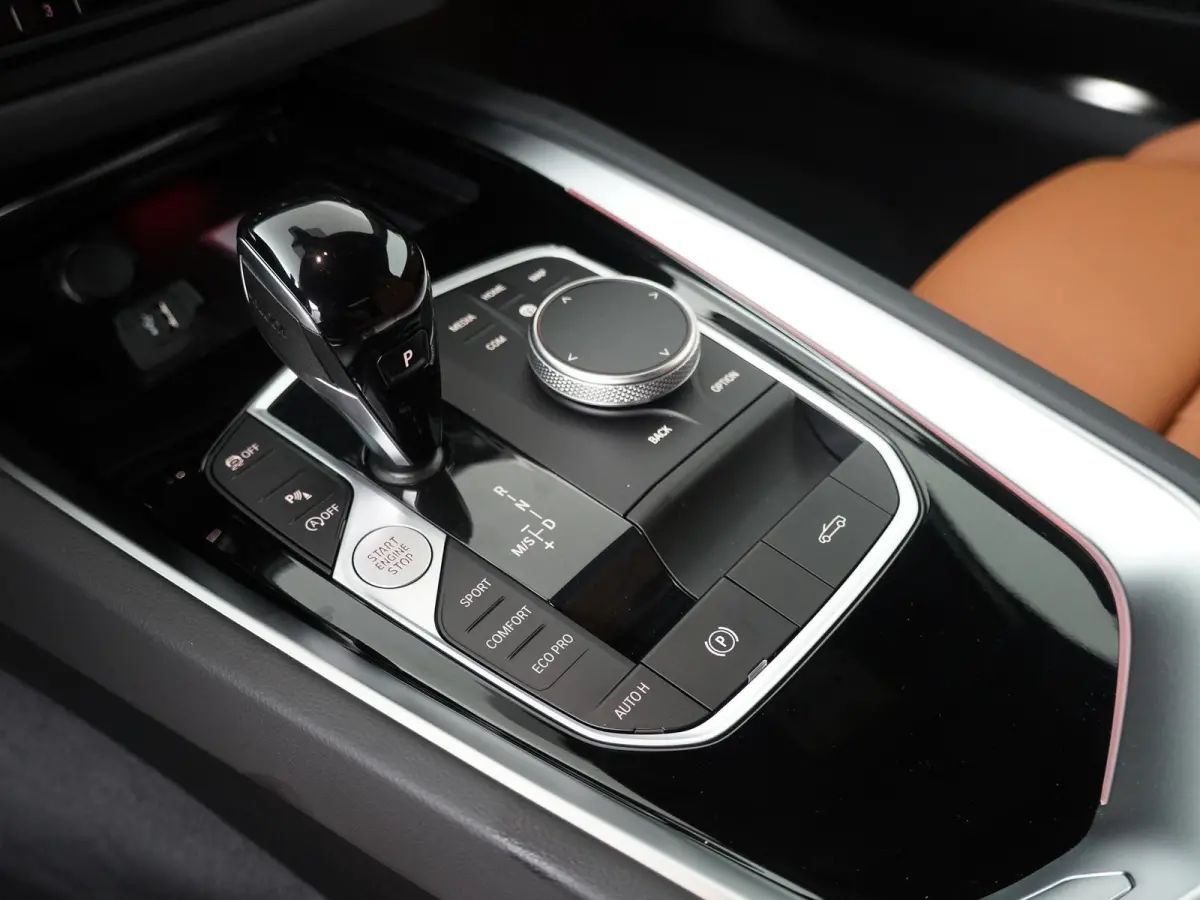 sDrive30i M-Sportpakket | Elektrisch Bedienbare Stoelen | Harman Kardon | Adaptive Cruise | 19''