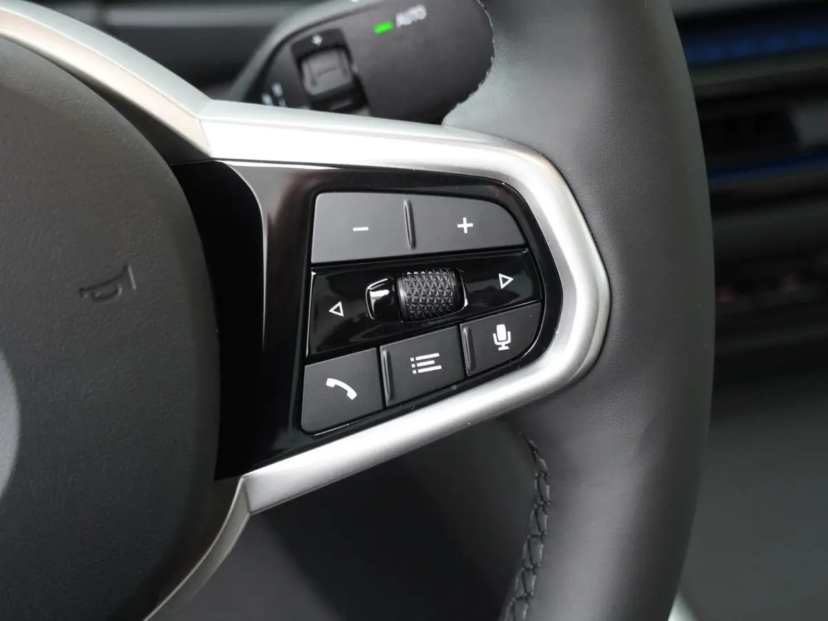 eDrive40 84 kWh | SoH 100% | M-Sportpakket Pro | HiFi | Panoramadak | Adaptive Cruise | Stuurverwarming