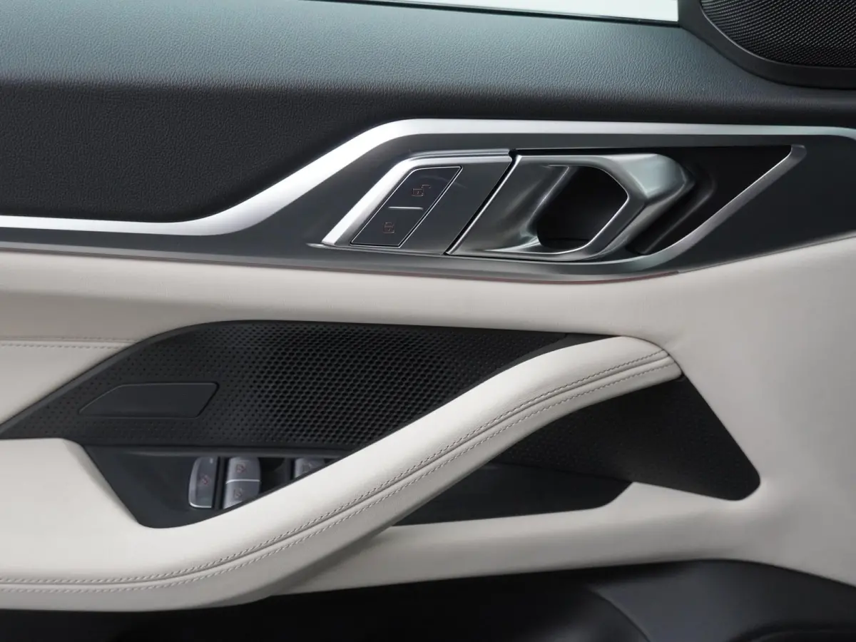 eDrive40 84 kWh | SoH 100% | M-Sportpakket Pro | HiFi | Panoramadak | Adaptive Cruise | Stuurverwarming