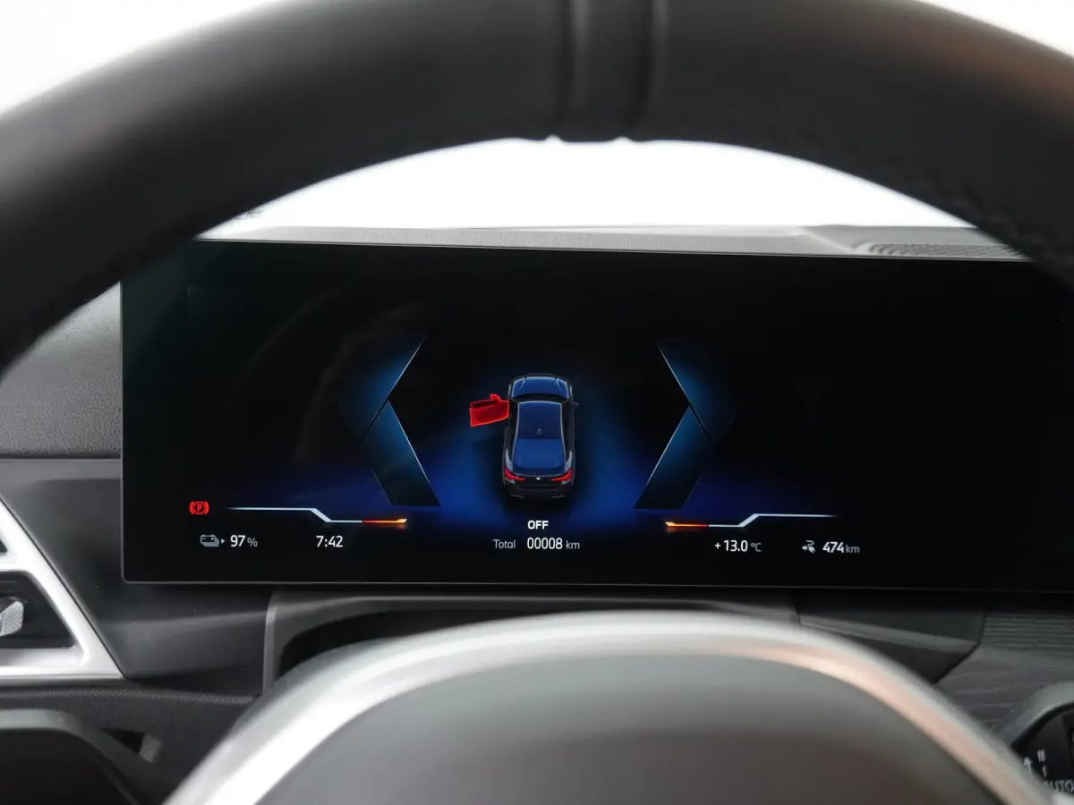 eDrive40 84 kWh | SoH 100% | M-Sportpakket Pro | HiFi | Panoramadak | Adaptive Cruise | Stuurverwarming