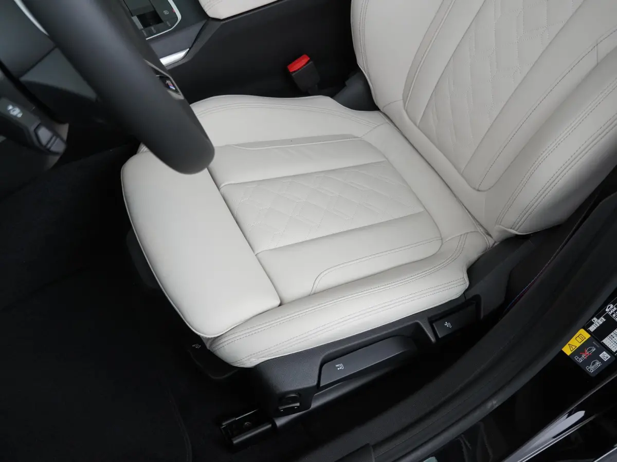 eDrive40 84 kWh | SoH 100% | M-Sportpakket Pro | HiFi | Panoramadak | Adaptive Cruise | Stuurverwarming