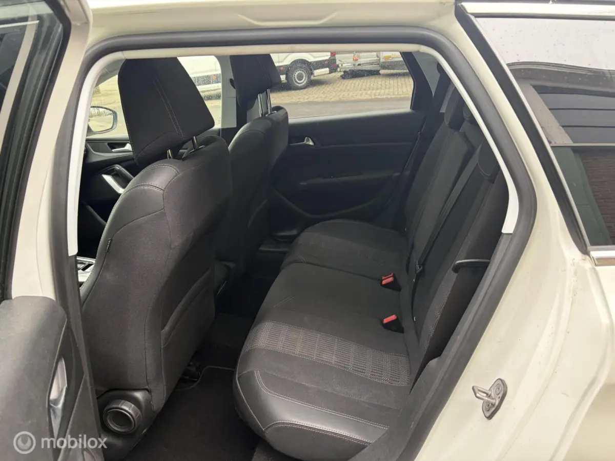 1.2 PureTech Blue Lease Premium
