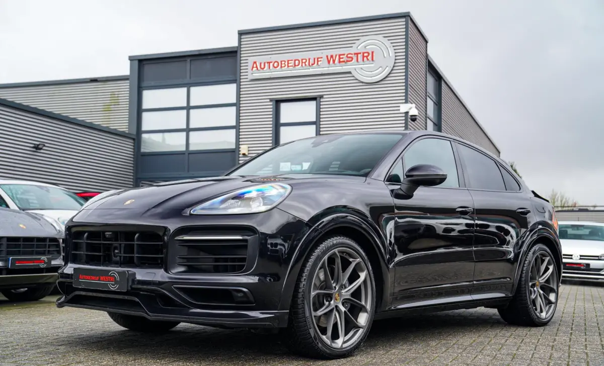 3.0 E-Hybrid | Alcantara | Bose | Carbon | HuD | 360 Camera
