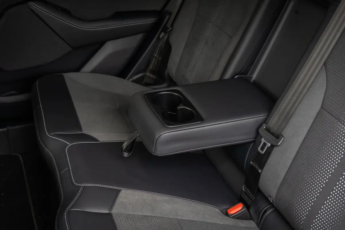 GT Extended AWD 98 kWh | MAT ZWART | 22 INCH | PREMIUM | PANORAMADAK
