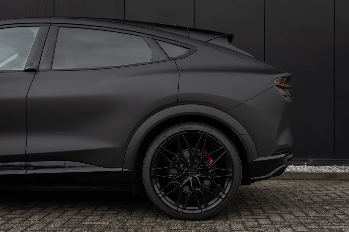 GT Extended AWD 98 kWh | MAT ZWART | 22 INCH | PREMIUM | PANORAMADAK