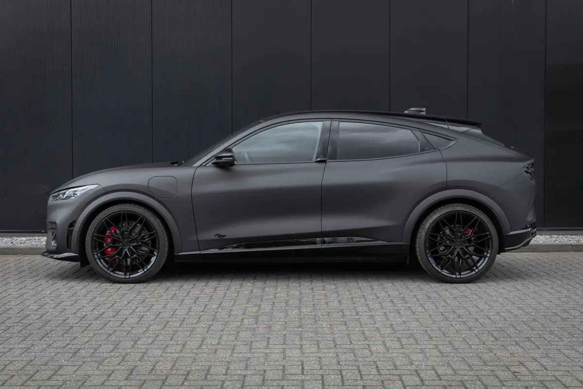 GT Extended AWD 98 kWh | MAT ZWART | 22 INCH | PREMIUM | PANORAMADAK