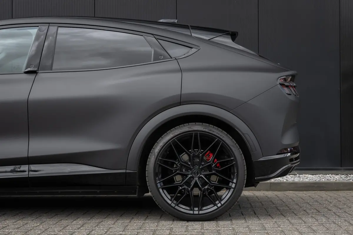 GT Extended AWD 98 kWh | MAT ZWART | 22 INCH | PREMIUM | PANORAMADAK