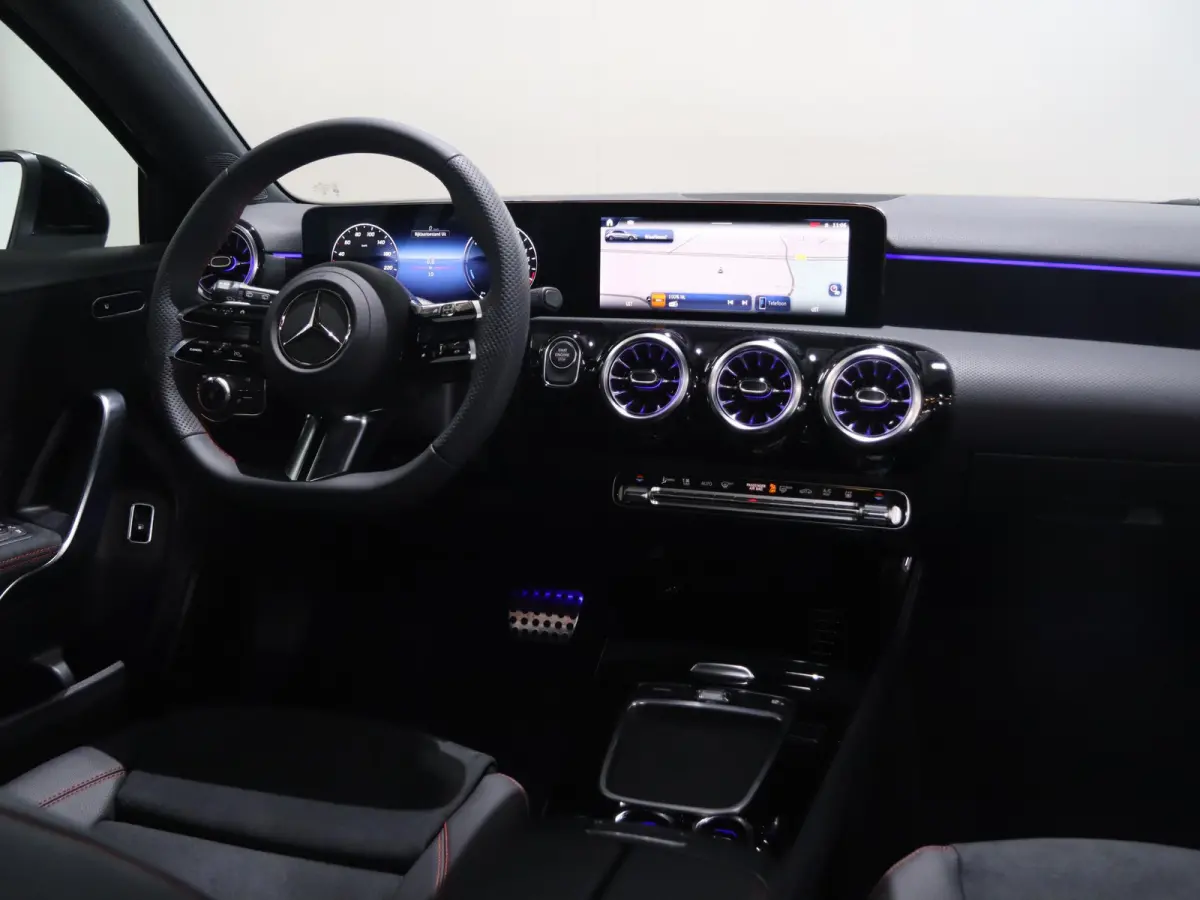 250 e Business Solution AMG | Panoramaschuifdak | Stoelverwarming | Achteruitrijcamera |  MULTIBEAM LED |
