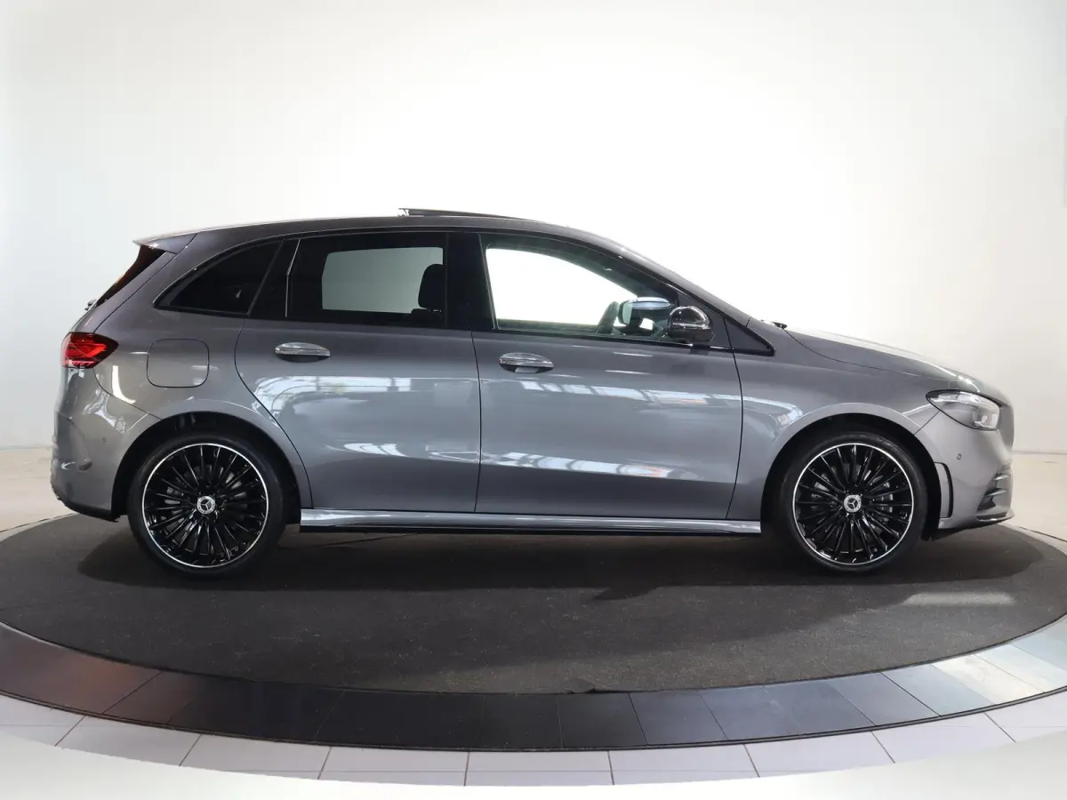 250e Business Solution AMG | Panoramaschuifdak | Night | Premium plus pakket | Winter pakket | Trekhaak  | Head-up display |