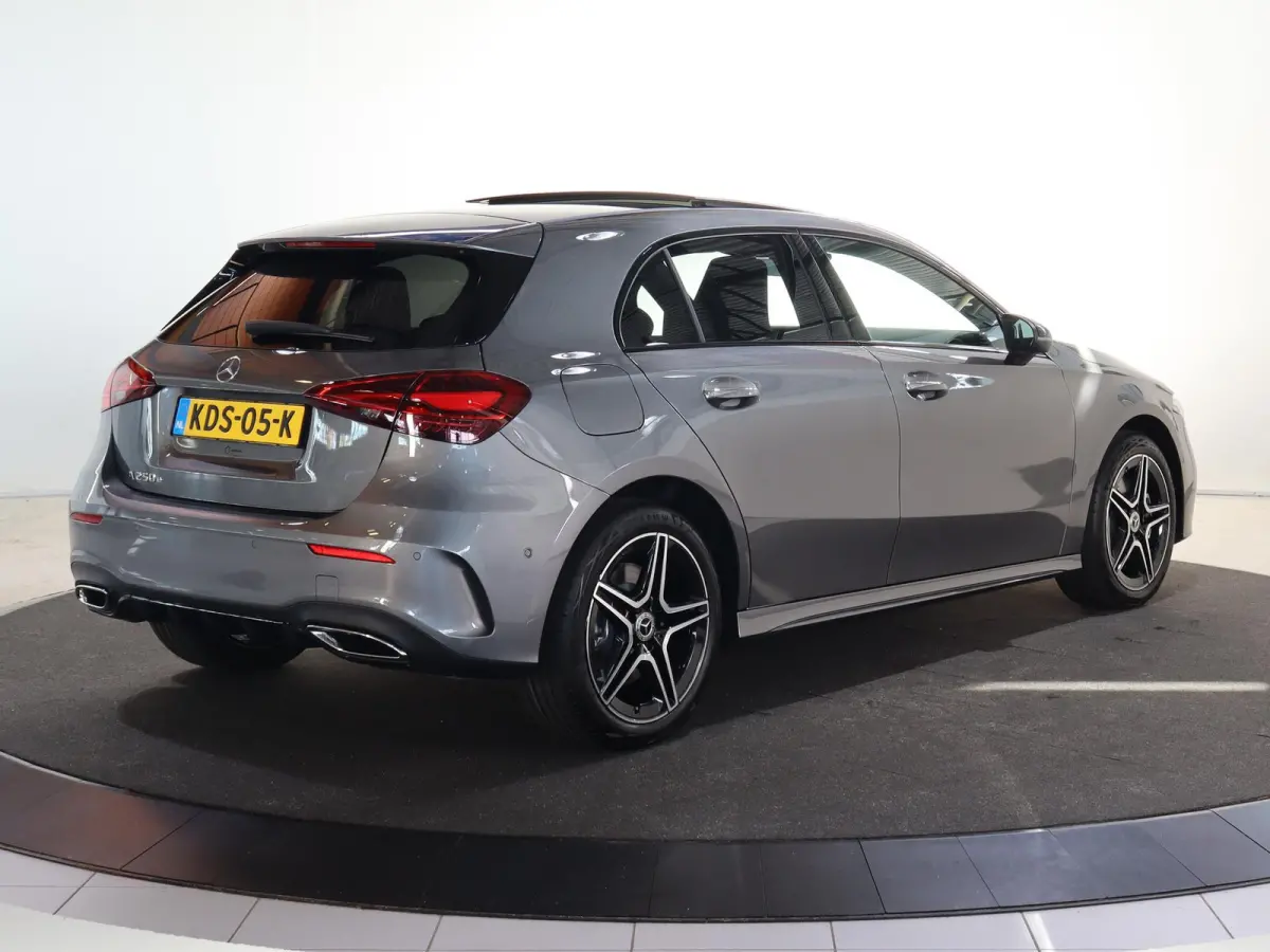 250e Business Solution AMG | Panoramaschuifdak | Stoelverwarming | Achteruitrijcamera |  MULTIBEAM LED | Nightpakket |