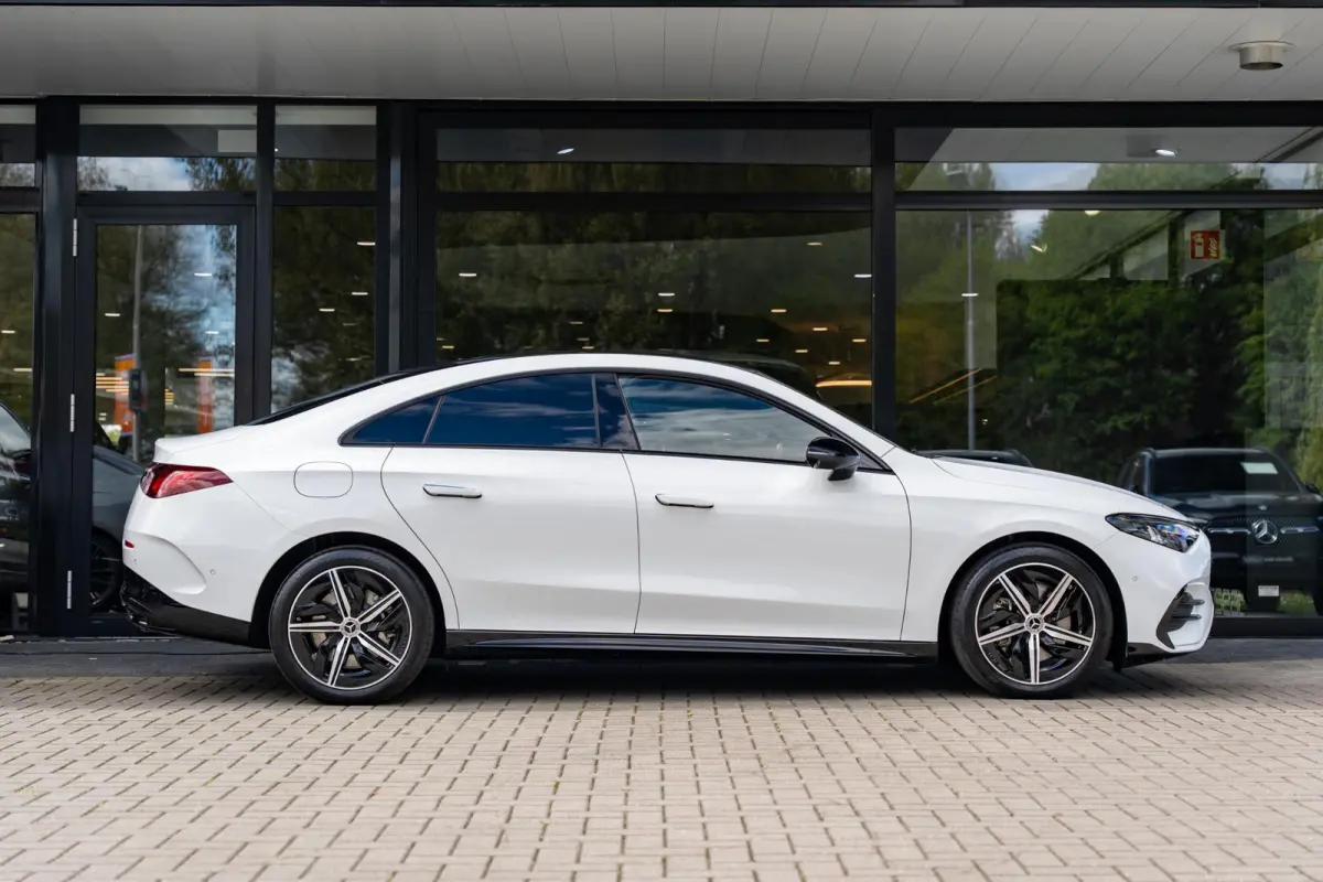 250+ Launch Edition 85.5 kWh | Night | Panoramadak | Stoelverwarming | DISTRONIC | Achteruitrijcamera | Dodehoekassistent |