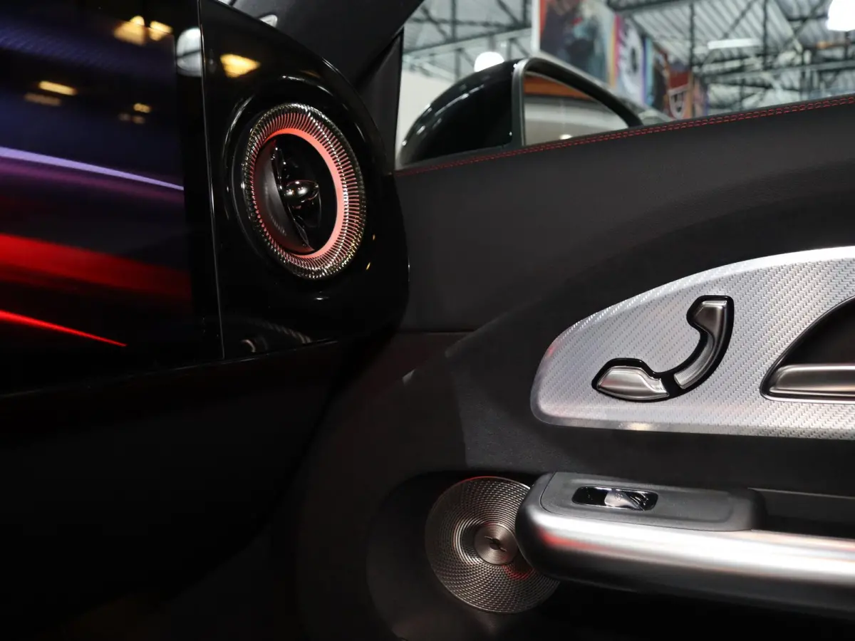 200 Business Solution AMG | Beschikbaar vanaf juli 2026 | Night | AMG-line Plus | | Head-Up | Trekhaak | Matrix Led | Panoramadak  |