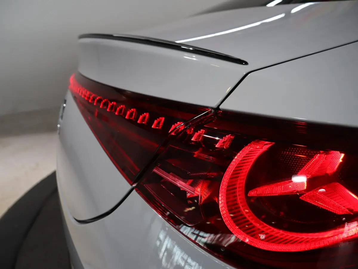200 Business Solution AMG | Beschikbaar vanaf juli 2026 | Night | AMG-line Plus | | Head-Up | Trekhaak | Matrix Led | Panoramadak  |