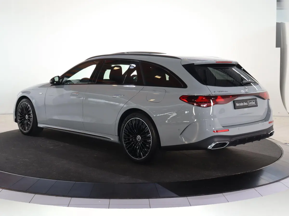 300 de AMG Line | Luchtvering | AMG | Panoramadak | Trekhaak | Burmester | Memory | 20 inch |