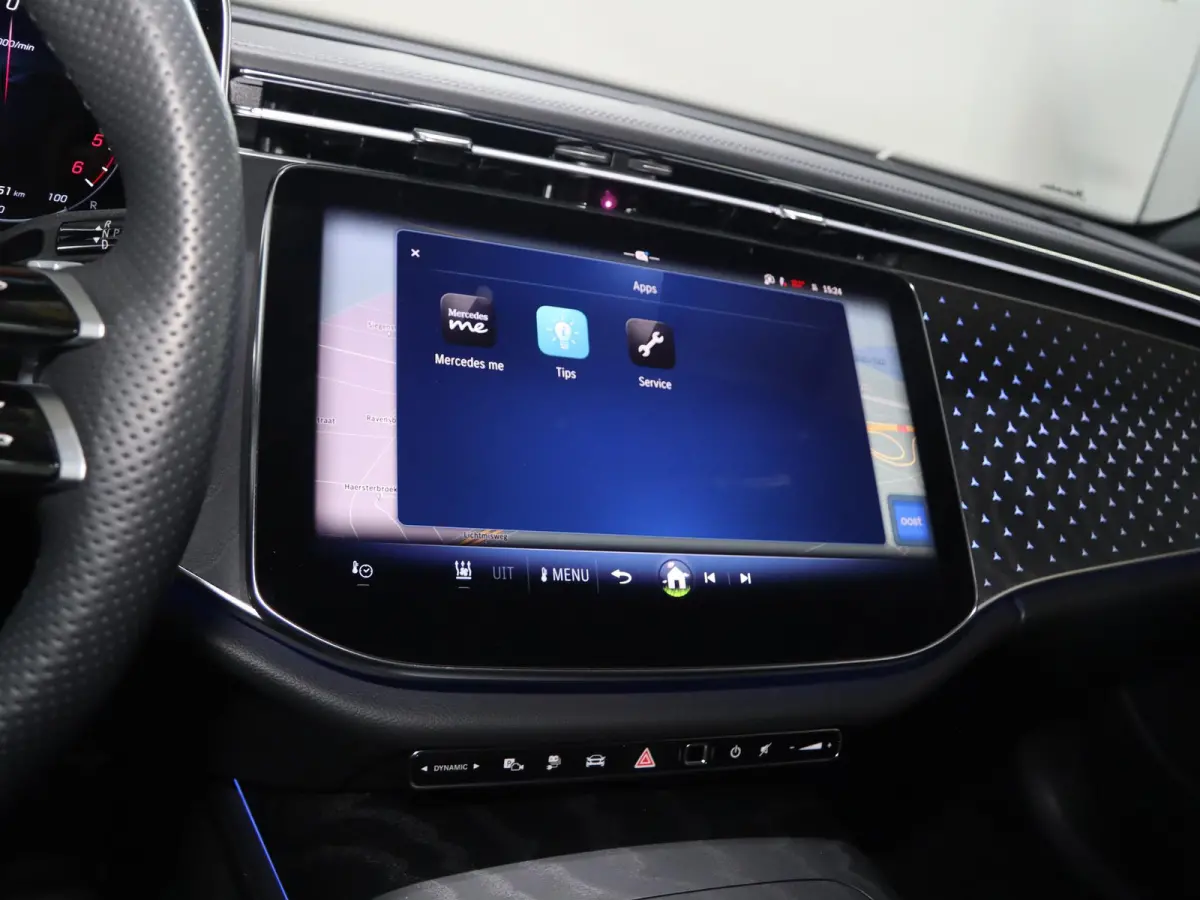 300 de AMG Line | Luchtvering | AMG | Panoramadak | Trekhaak | Burmester | Memory | 20 inch |