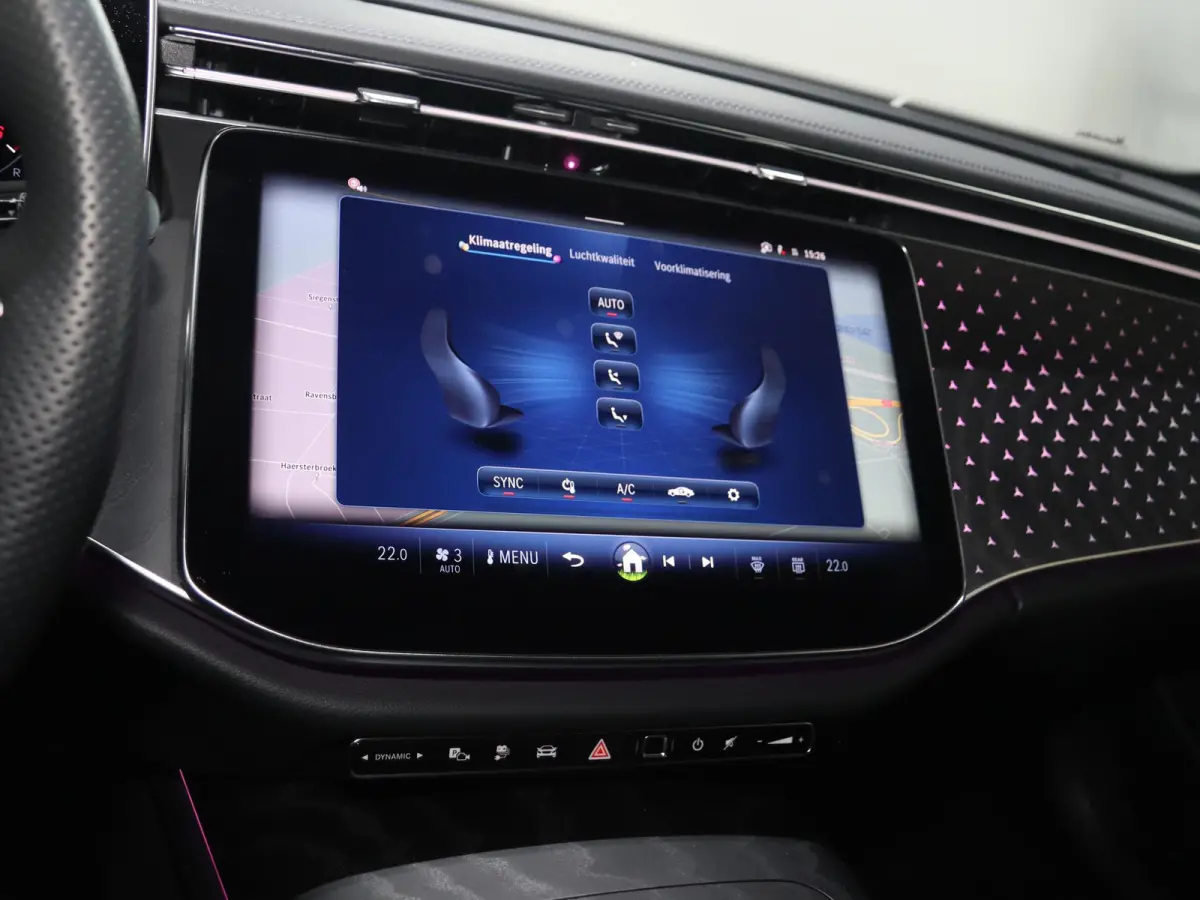 300 de AMG Line | Luchtvering | AMG | Panoramadak | Trekhaak | Burmester | Memory | 20 inch |