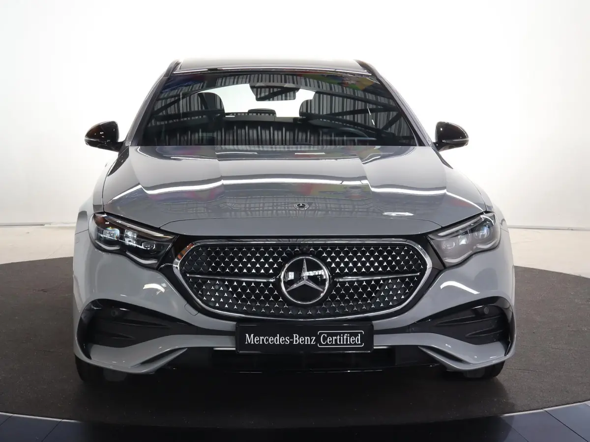 300 de AMG Line | Luchtvering | AMG | Panoramadak | Trekhaak | Burmester | Memory | 20 inch |