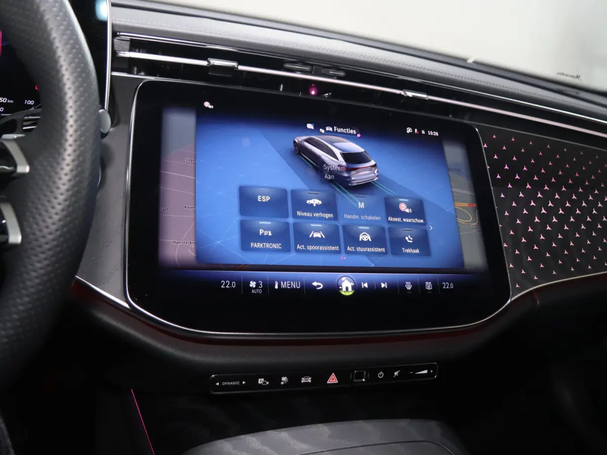 300 de AMG Line | Luchtvering | AMG | Panoramadak | Trekhaak | Burmester | Memory | 20 inch |