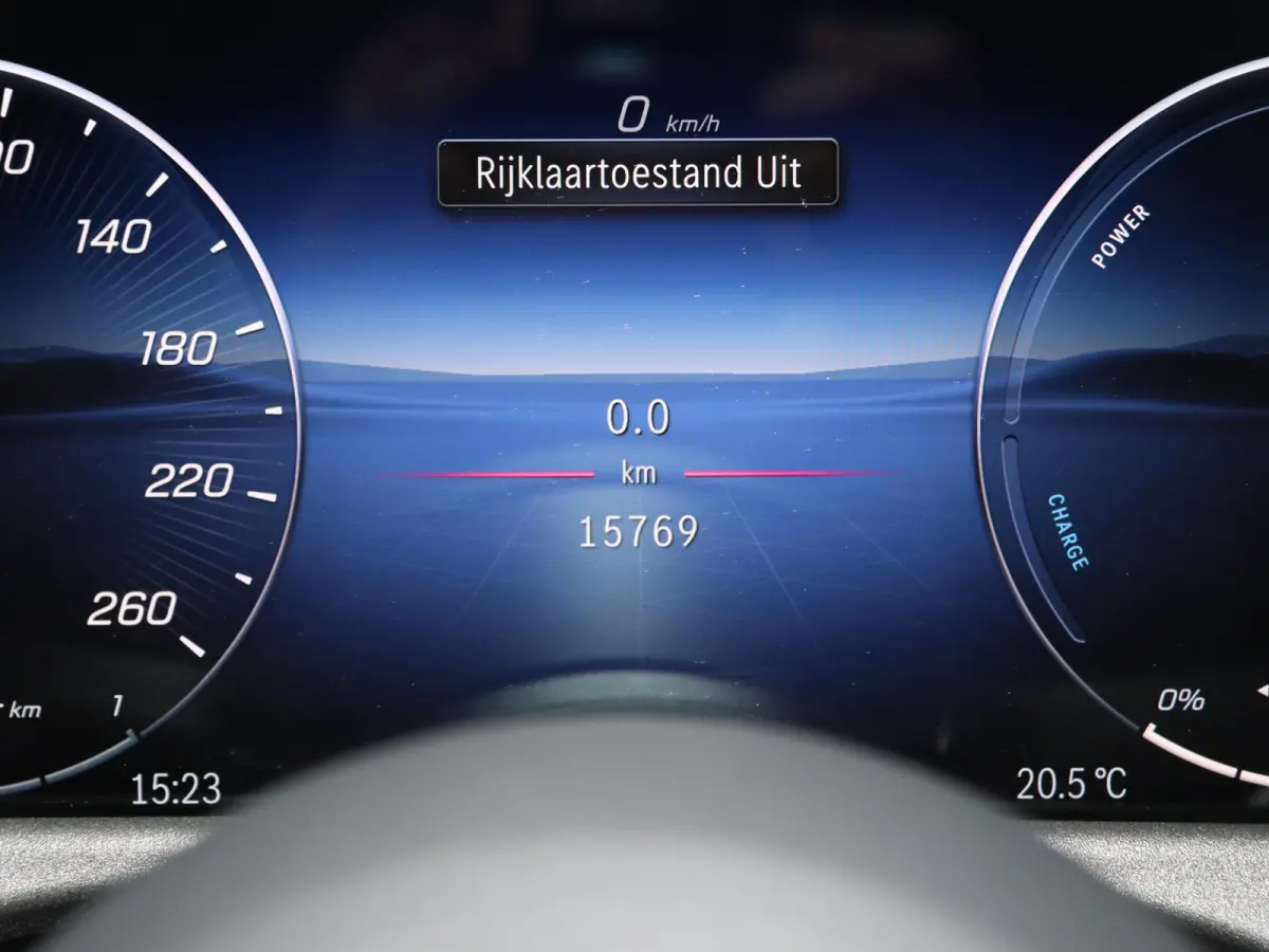 300 de AMG Line | Luchtvering | AMG | Panoramadak | Trekhaak | Burmester | Memory | 20 inch |