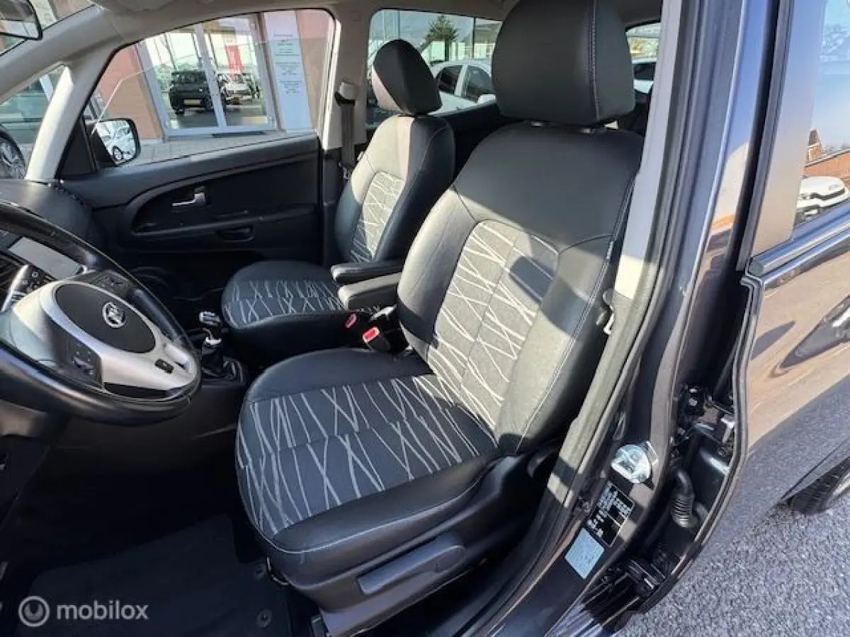1.4 CVVT DynamicLine PlusLine Hoge instap , Climate & Cruise Controle , Airco , Bluetooth , Navigatie & Camera , Armsteunen aan beide voorstoelen ,