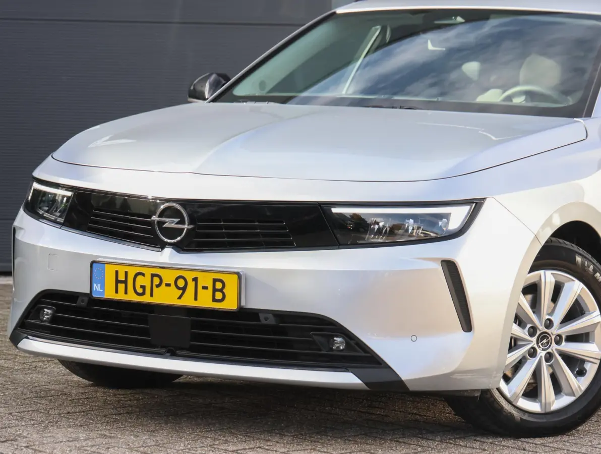 Business Edition 110 pk | Trekhaak | Keyless | Camera | Carplay | Adaptive Cruise Control