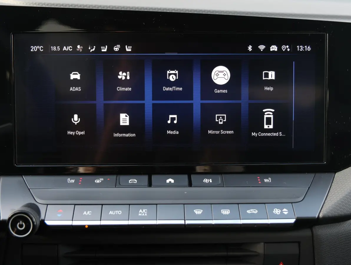 Business Edition 110 pk | Trekhaak | Keyless | Camera | Carplay | Adaptive Cruise Control