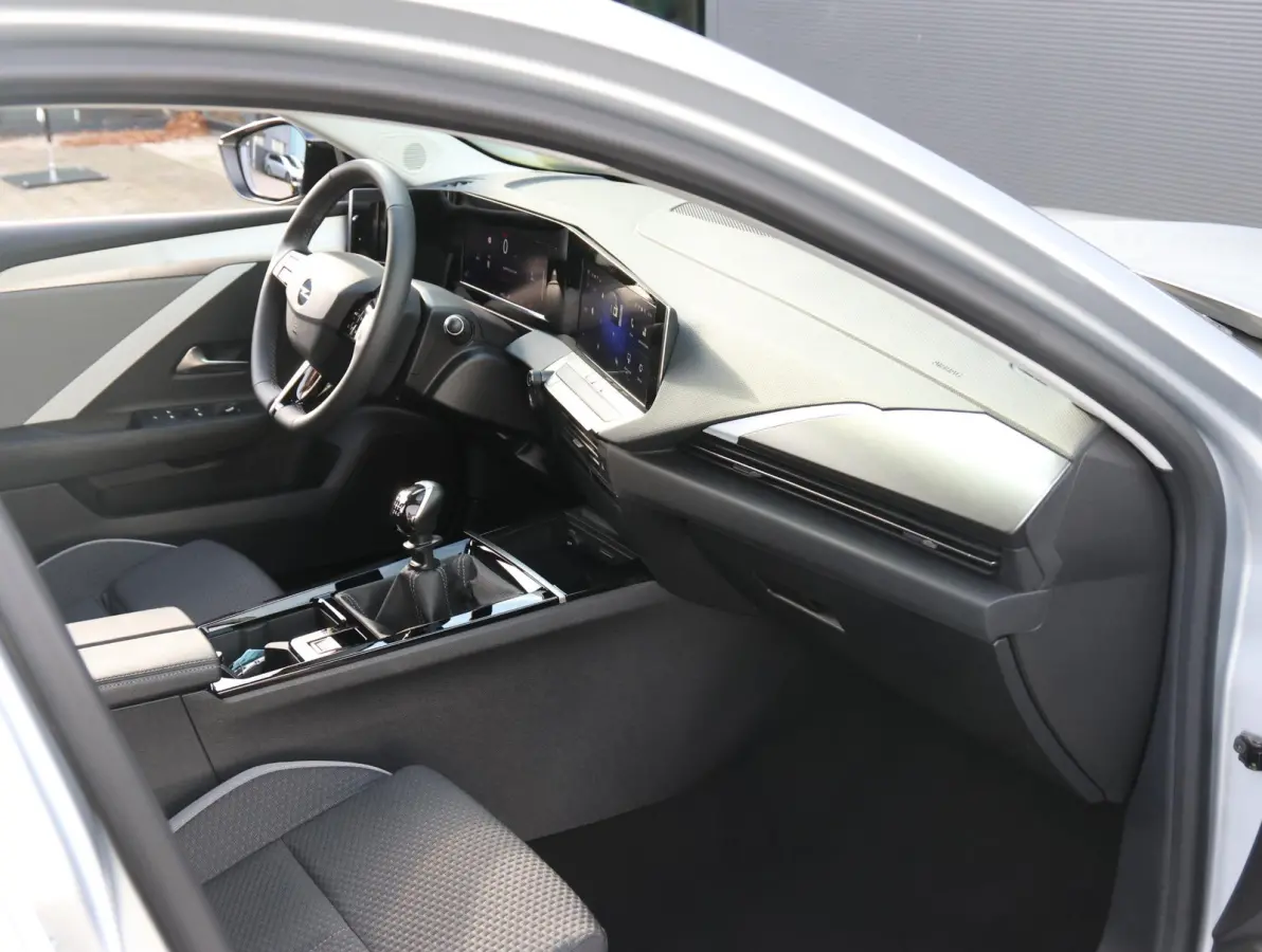 Business Edition 110 pk | Trekhaak | Keyless | Camera | Carplay | Adaptive Cruise Control