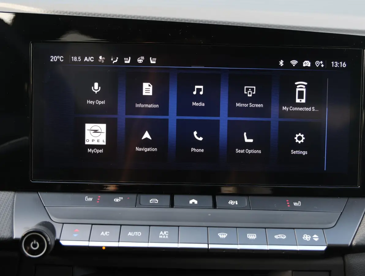 Business Edition 110 pk | Trekhaak | Keyless | Camera | Carplay | Adaptive Cruise Control