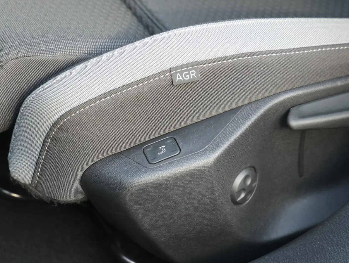 Business Edition 110 pk | Trekhaak | Keyless | Camera | Carplay | Adaptive Cruise Control