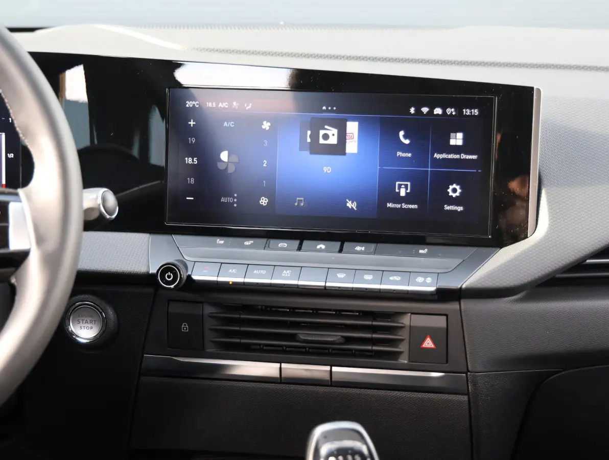 Business Edition 110 pk | Trekhaak | Keyless | Camera | Carplay | Adaptive Cruise Control