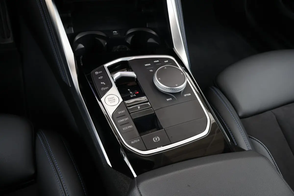 M240i xDrive Coupé / M-Sportpakket Pro / Comfort Access / Parking Assistent Plus / Stoelverwarming / Stuurwiel verwarming / 19'' LM /