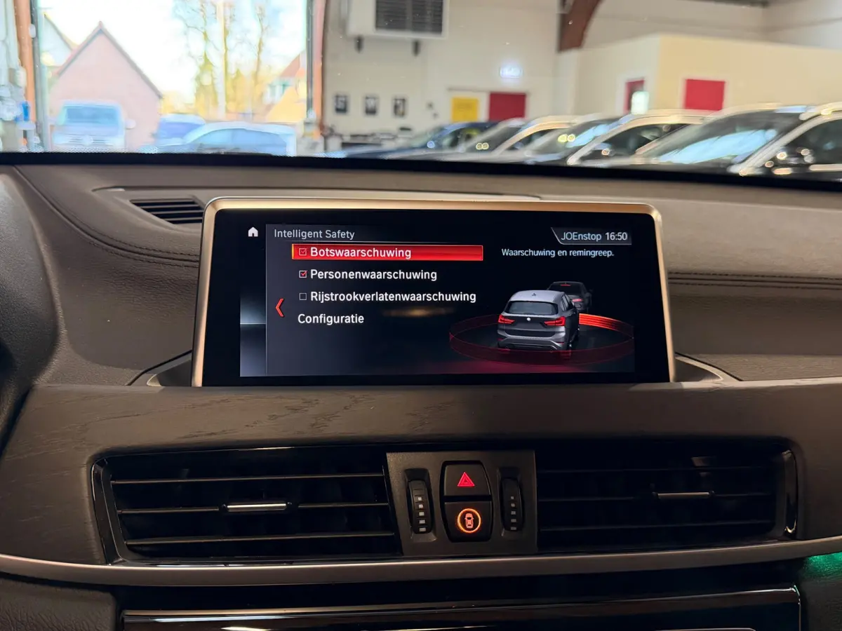 XDrive25e X-line - Trekhaak - Camera - Stoelverwarming