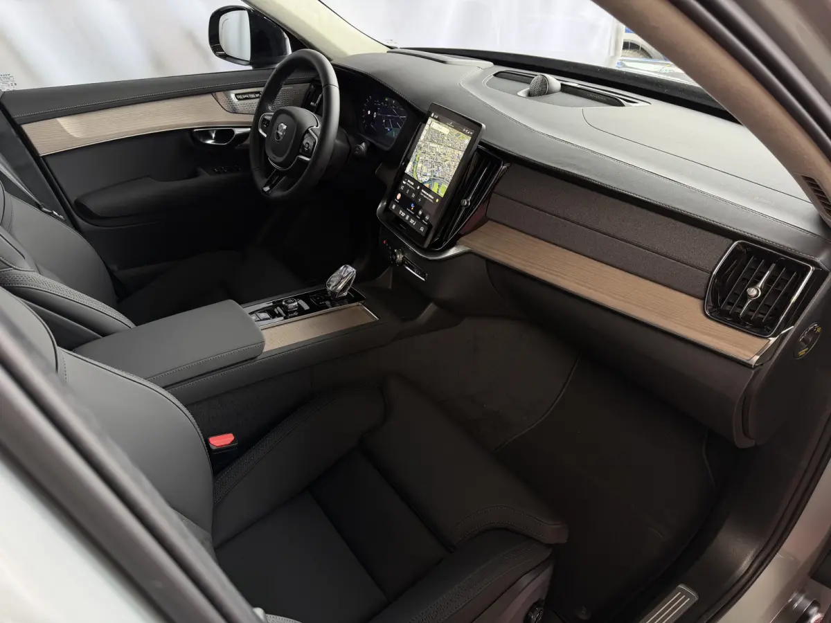 2.0 T8 456 PK PHEV 12/25 AWD 7P ULTRA DARK Bowers & Wilkins LUCHTVERING SCHUIFDAK SCHUIFDAK 21''LMV STOEL/STUUR.VERW PANORAMA STANDKACHEL HEADUP ✅Top Auto's Wijchen✅ 200 Nieuwe en bijna 