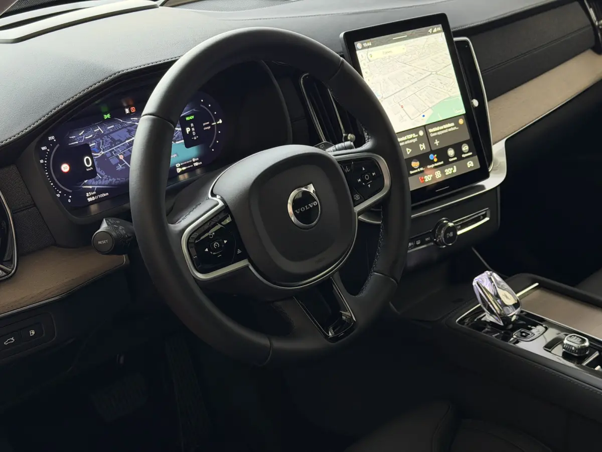 2.0 T8 456 PK PHEV 12/25 AWD 7P ULTRA DARK Bowers & Wilkins LUCHTVERING SCHUIFDAK SCHUIFDAK 21''LMV STOEL/STUUR.VERW PANORAMA STANDKACHEL HEADUP ✅Top Auto's Wijchen✅ 200 Nieuwe en bijna 