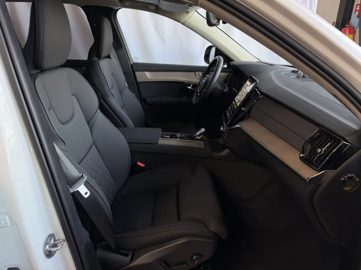 2.0 T8 456PK 12/25 Bowers & Wilkins LUCHTVERING 12/25 ALCANTARA.HEMEL AWD 7P ULTRA DARK SCHUIFDAK 21''LMV STOEL/STUUR.VERW PANORAMA STANDKACHEL HEADUP ✅Top Auto's Wijchen✅ 170 Nieuwe en 
