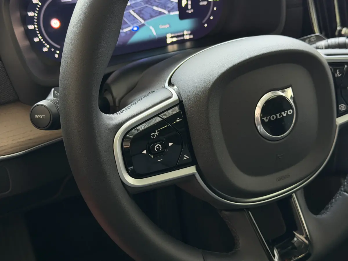 2.0 T8 456PK 12/25 Bowers & Wilkins LUCHTVERING 12/25 ALCANTARA.HEMEL AWD 7P ULTRA DARK SCHUIFDAK 21''LMV STOEL/STUUR.VERW PANORAMA STANDKACHEL HEADUP ✅Top Auto's Wijchen✅ 170 Nieuwe en 