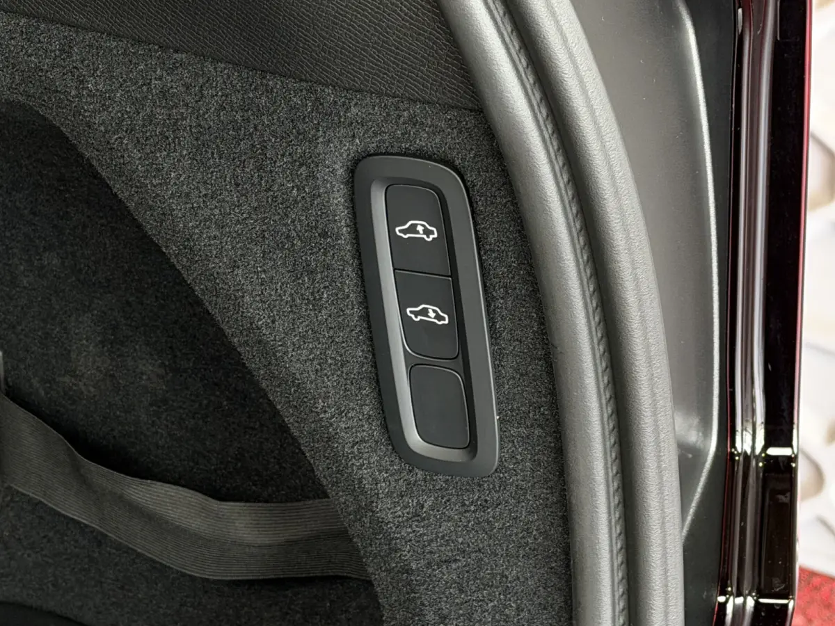 2.0 T8 456PK 12/25 Bowers & Wilkins LUCHTVERING 12/25 ALCANTARA.HEMEL AWD 7P ULTRA DARK SCHUIFDAK 21''LMV STOEL/STUUR.VERW PANORAMA STANDKACHEL HEADUP ✅Top Auto's Wijchen✅ 170 Nieuwe en 