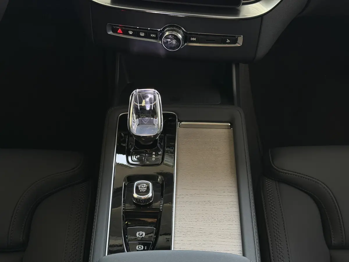 2.0 T8 456PK 12/25 Bowers & Wilkins LUCHTVERING 12/25 ALCANTARA.HEMEL AWD 7P ULTRA DARK SCHUIFDAK 21''LMV STOEL/STUUR.VERW PANORAMA STANDKACHEL HEADUP ✅Top Auto's Wijchen✅ 170 Nieuwe en 