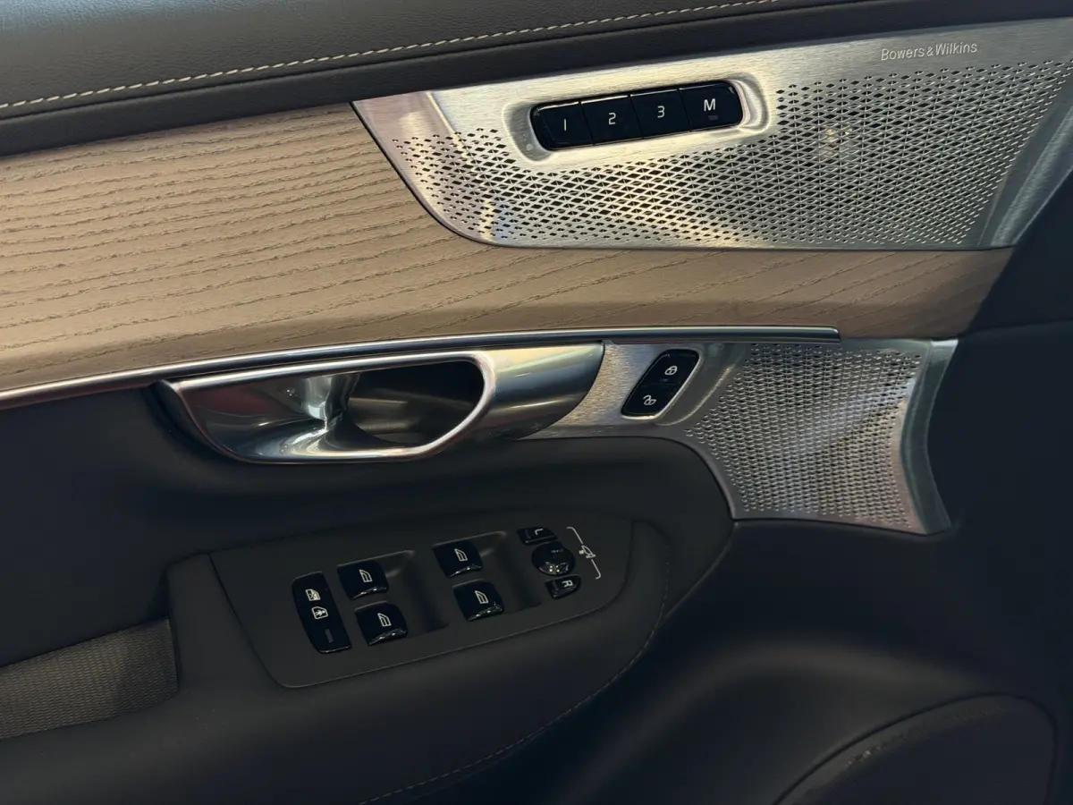 2.0 T8 456PK AWD LUCHTVERING ULTRA Dark | PILOT ASS |360CAM | Bowers & Wilkins | Schuifdak | 21" LMV | 7-persoons | Stoel/Stuurverw. PANORAMA STANDKACHEL HEADUP Plug-in Hybrid ✅Top Auto's 