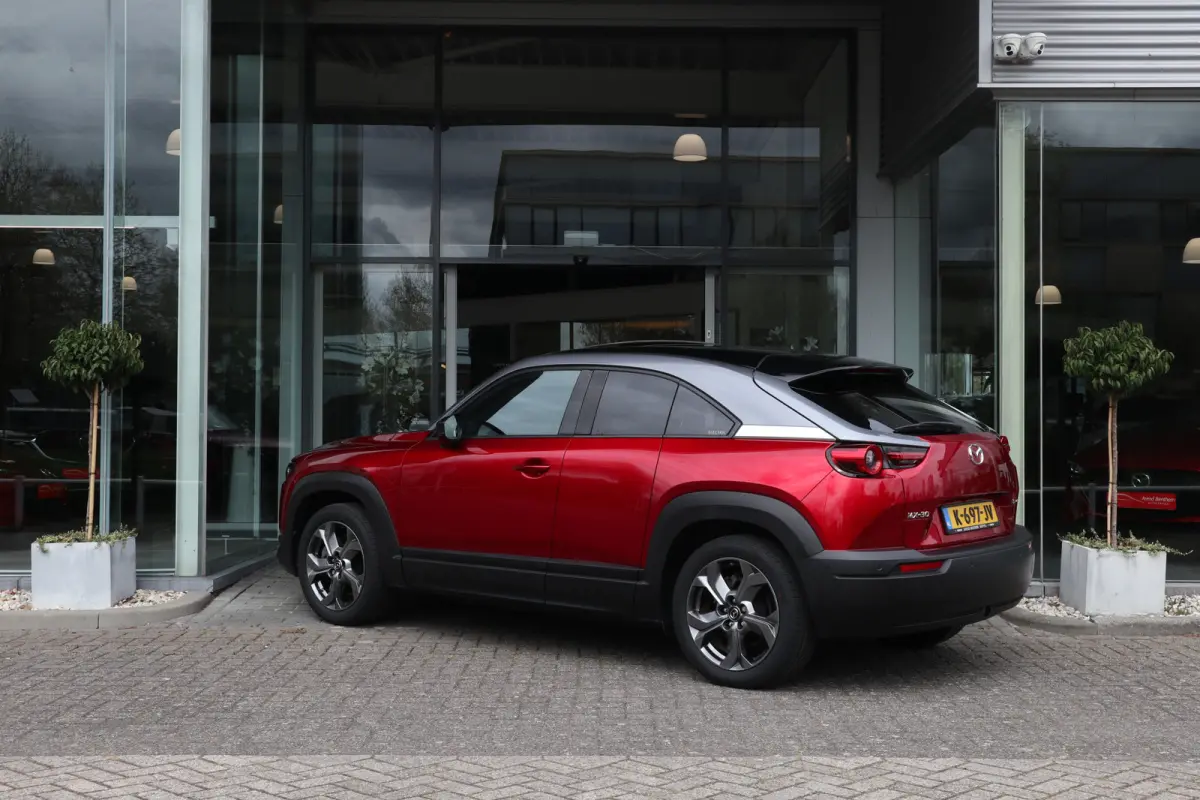 e-Skyactiv EV 145 Luxury Modern 360 Camera / Schuif-kanteldak / Bose / LED / Navi / Cruise