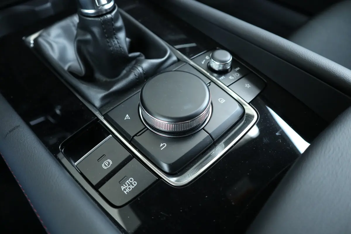2.0 e-SkyActiv-X M Hybrid 186 Homura Camera / Head-up / LED / Navi / Clima / Cruise