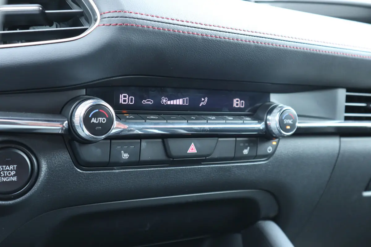 2.0 e-SkyActiv-X M Hybrid 186 Homura Camera / Head-up / LED / Navi / Clima / Cruise
