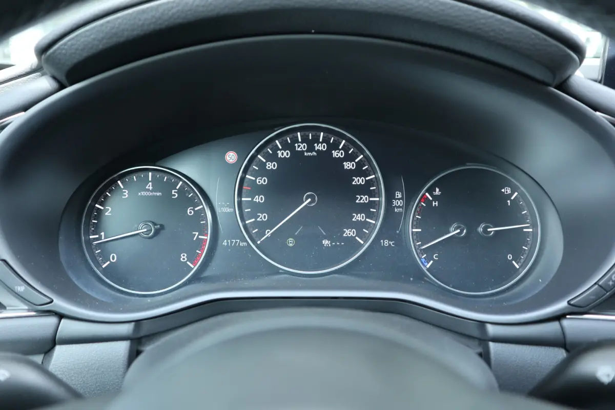 2.0 e-SkyActiv-X M Hybrid 186 Homura Camera / Head-up / LED / Navi / Clima / Cruise
