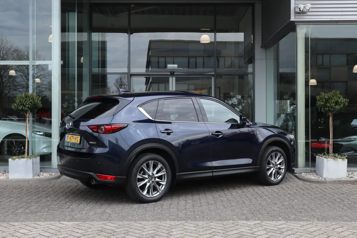 2.0 SkyActiv-G 165 Luxury Automaat / Schuifdak / Leer / Bose / Clima / Navi / Cruise