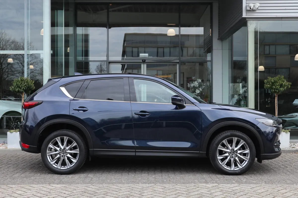 2.0 SkyActiv-G 165 Luxury Automaat / Schuifdak / Leer / Bose / Clima / Navi / Cruise