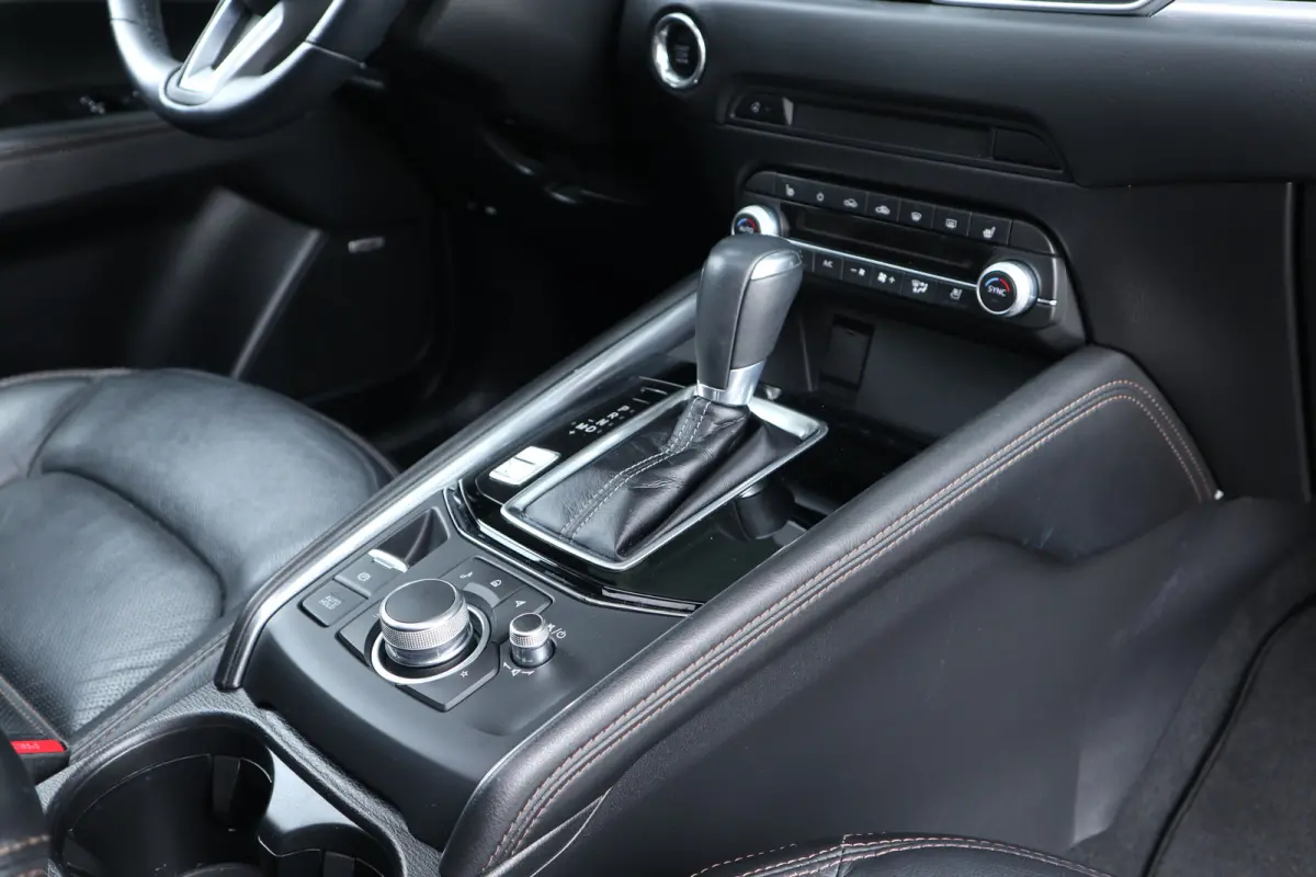 2.0 SkyActiv-G 165 Luxury Automaat / Schuifdak / Leer / Bose / Clima / Navi / Cruise