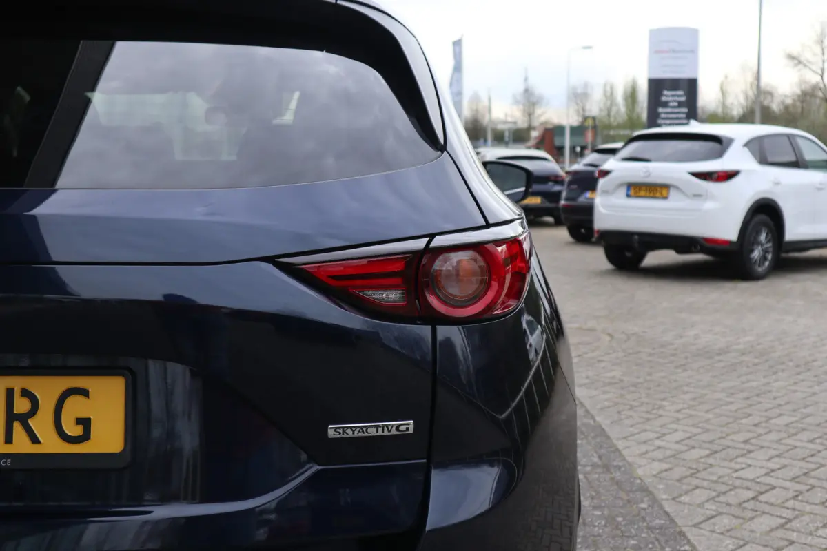 2.0 SkyActiv-G 165 Luxury Automaat / Schuifdak / Leer / Bose / Clima / Navi / Cruise